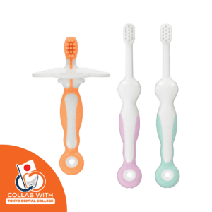 Combi Teteo Steps 1 to 3 training toothbrushes in orange, purple and green, with a detachable shield on the Step 1 brush, collab with tokyo dental collage icon appear in lower left corner of the image